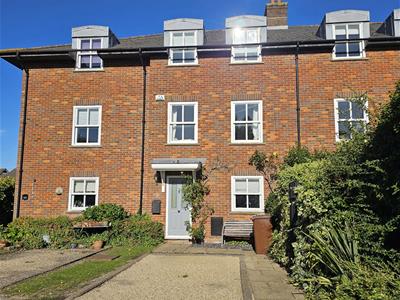 Property image of home to let in Permain Close, Shenley